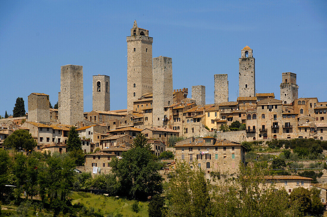 Geschlechtertürme und mittelalterliche Kleinstadt, San Gimignano, Toskana, Italien