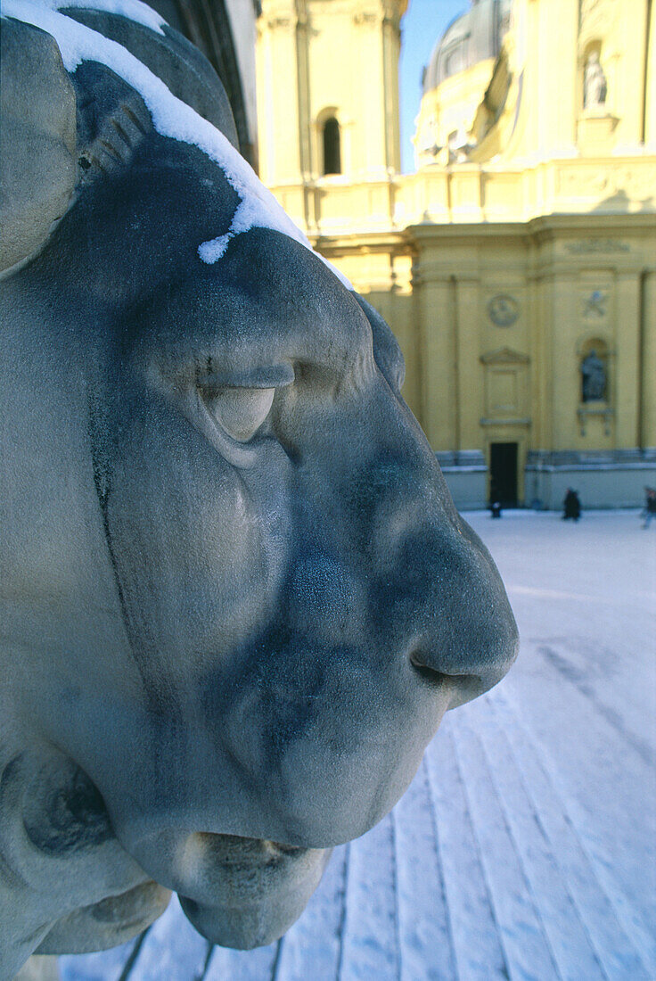 Löwenkopf, Odeonsplatz, München, Bayern, Deutschland