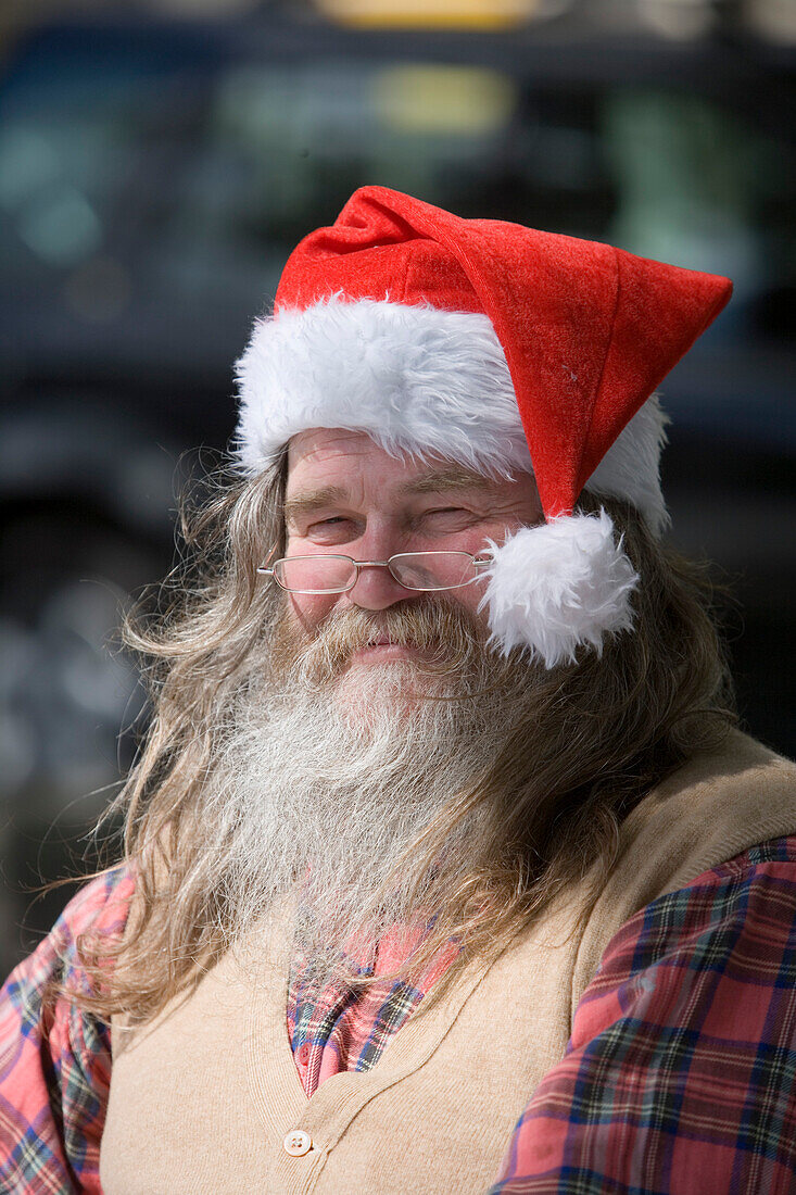 Weihnachtsmann im Freizeit-LOOK am Cathedral Square, Christchurch, Südinsel, Neuseeland