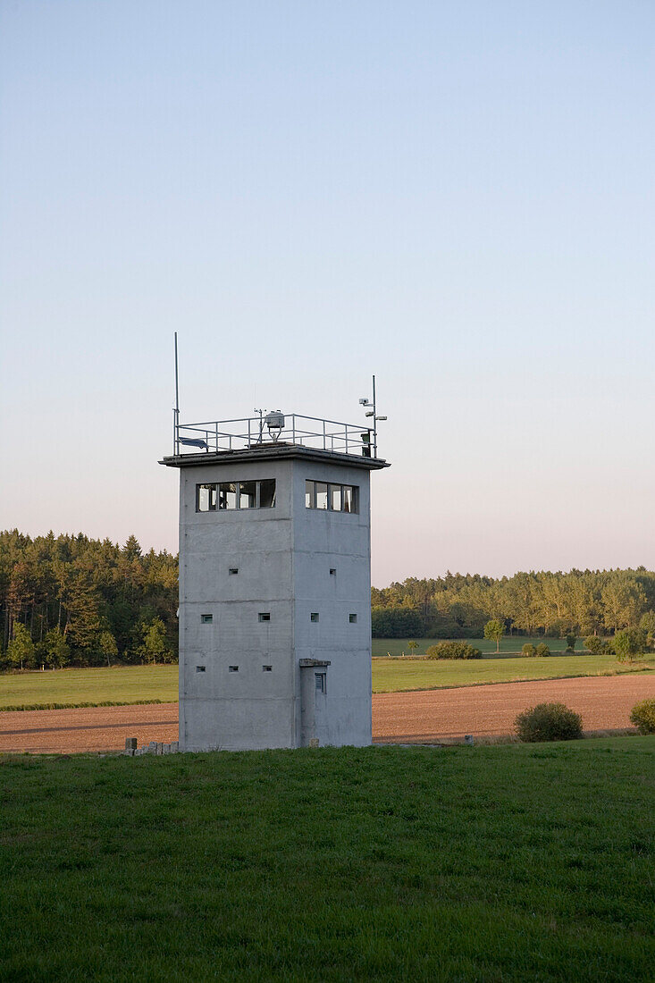 German Border Watch Tower, … – License image – 70080320 lookphotos