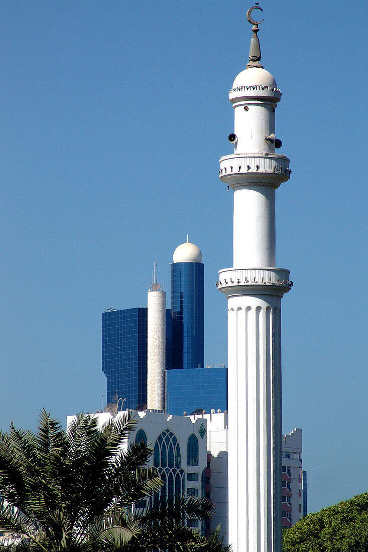 Moschee und Minarett, Abu Dhabi, Vereinigte Arabische Emirate, VAE