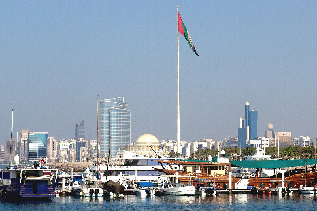 Blick über den Hafen, Abu Dhabi, Vereinigte Arabische Emirate, VAE