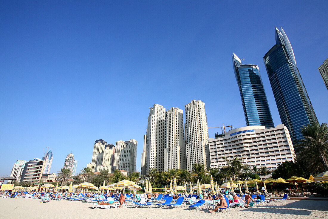 Am Strand in Dubai, Vereinigte Arabische Emirate, VAE