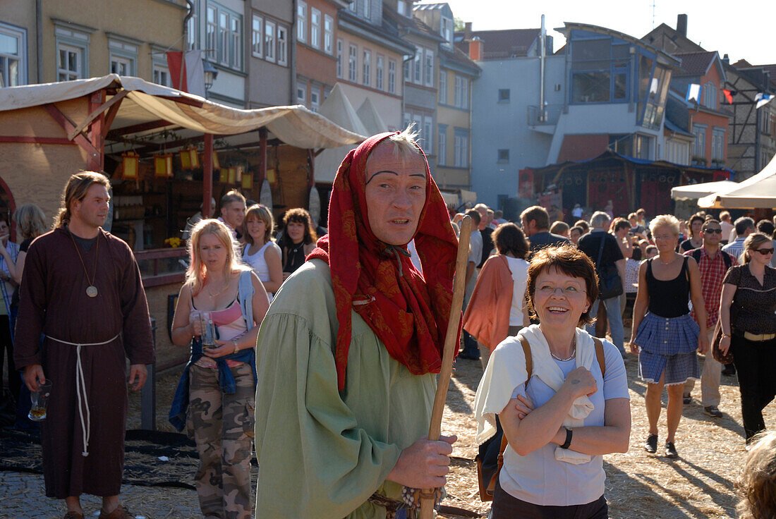 Menschen besuchen ein Mittelalterfest, Luther das Fest, in Eisenach, Thüringen, Deutschland