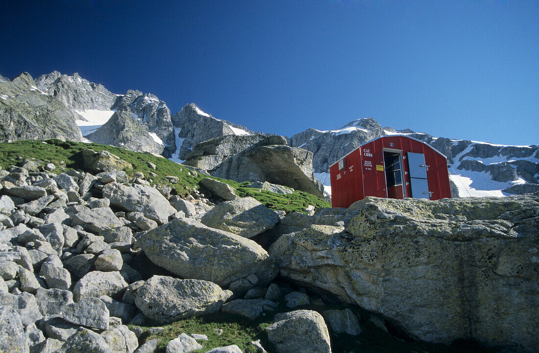 Biwakschachtel im Mellotal, Bergell, Italien