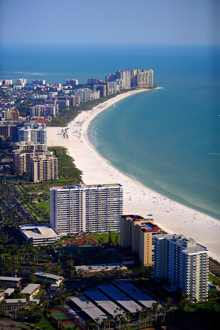 Luftaufnahme vom Strand auf Marco Island, Florida, USA