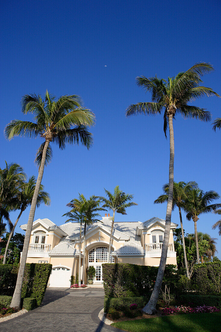Villa on Gulf Shore boulevard, Naples, Florida, USA
