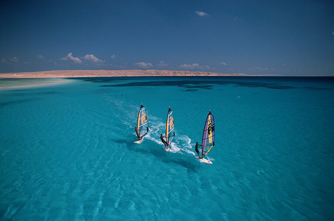 Drei Windsurfer, Hurghada, Ägypten