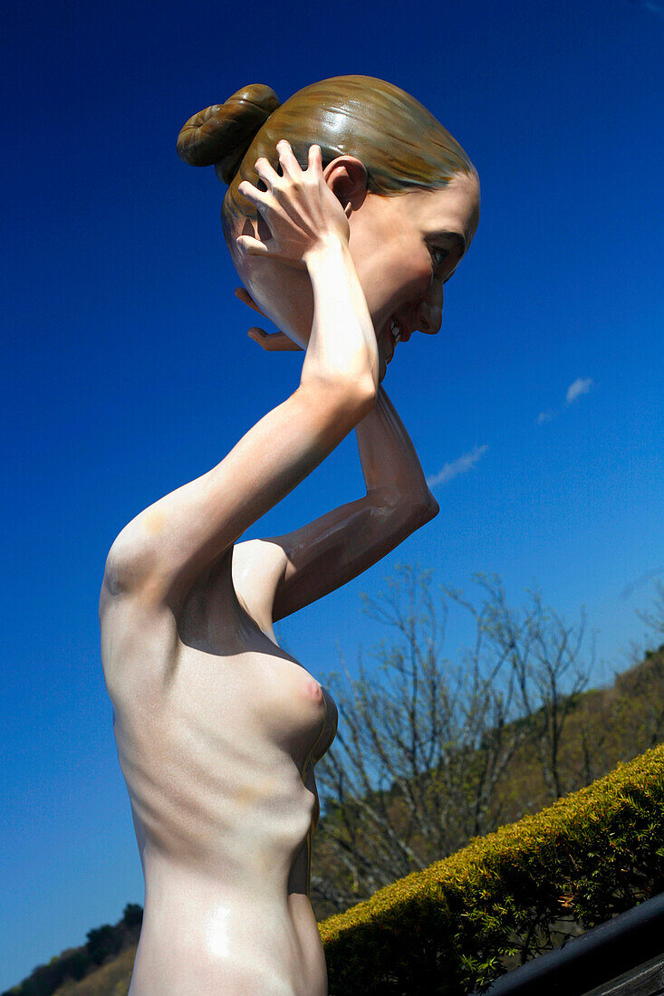 Eine Skulptur einer Frau ohne Kopf, DeCordova Sculpture Park, Lincoln, Massachusetts, USA