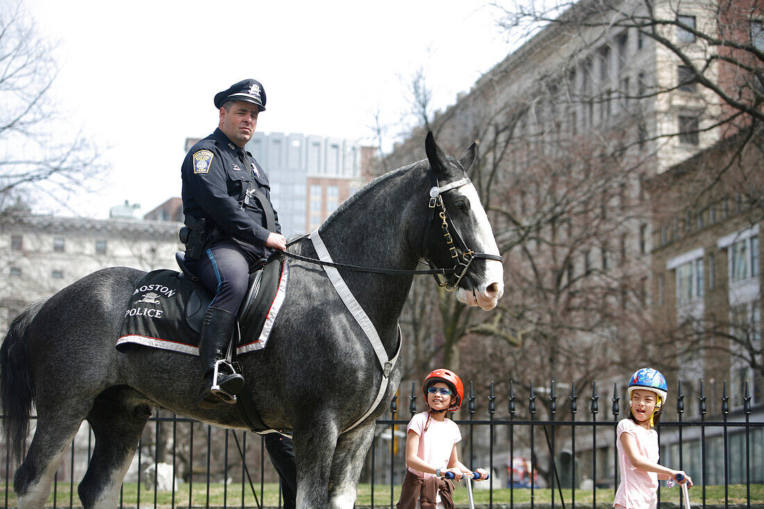 Ein berittene Polizist, Boston Common, Boston, Massachusetts, USA
