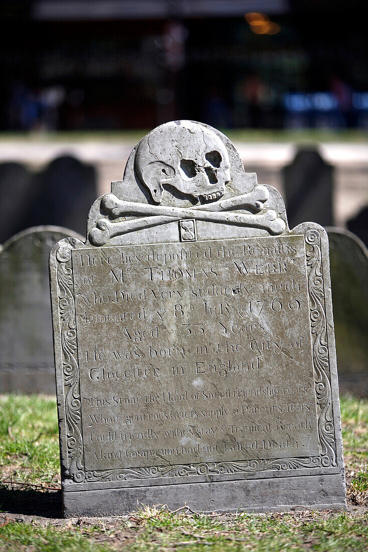 Ein Grabstein in Old Granary Burying Ground, Boston, Massachusetts, USA