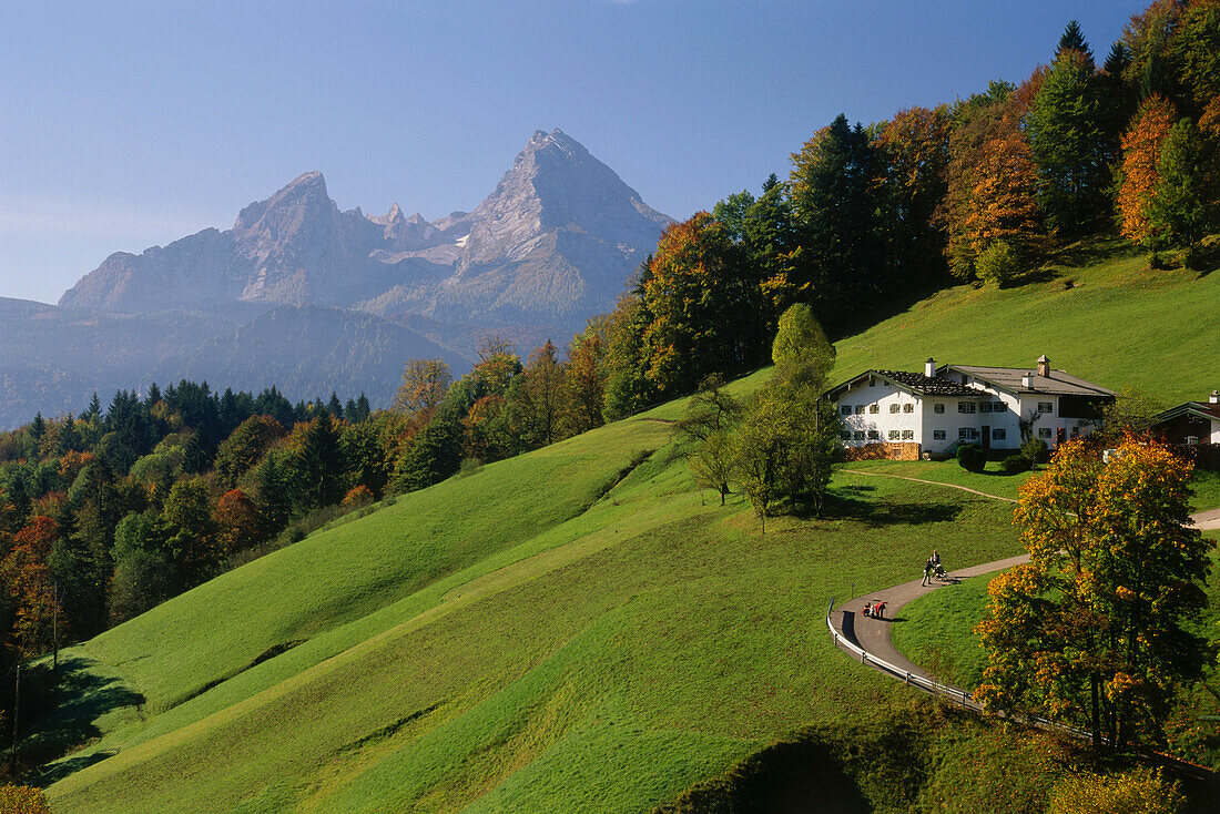 Traditional farm house with Watzmann massif, Maria Gern, Berchtesgaden, Berchtesgadener Land, Bavaria, Germany