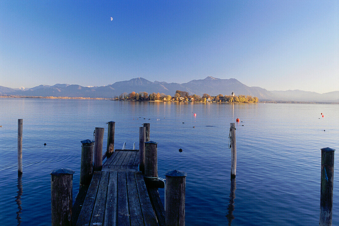 Anlegesteg am Chiemsee, Frauenchiemsee, Chiemgau, Bayern, Deutschland