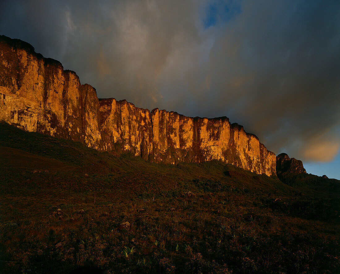 Steilwand des Roraima Tepui, Canaima Nationalpark, La Gran Sabana, Venezuela, Amerika