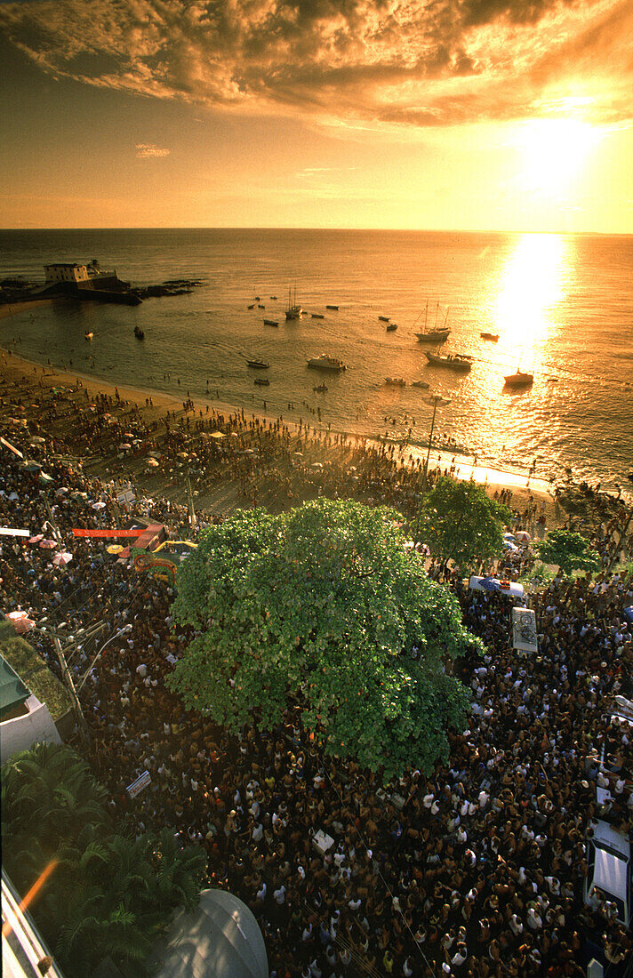 Karneval Party, Barra beach, Salvador da Bahia, Brasilien, Sonnenuntergang