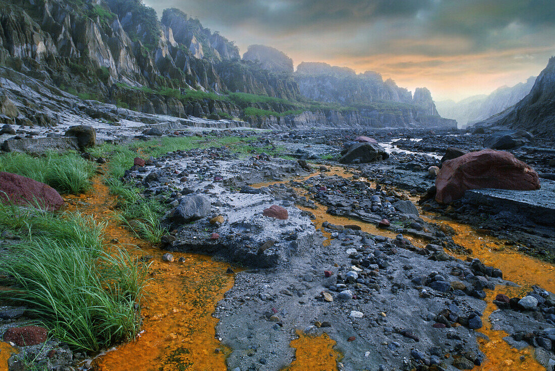 Landschaft mit Lava, Vulkan Landschaft, Pintubo Vulkan, Luzon Island, Philipinnen