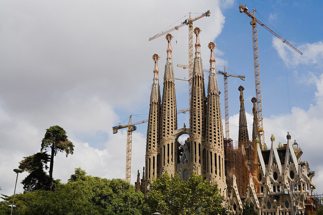 La Sagrada Familia, Architekt Antoni Gaudi, Modernismus, Eixample, Wahrzeichen der Stadt, Barcelona, Katalonien, Spanien