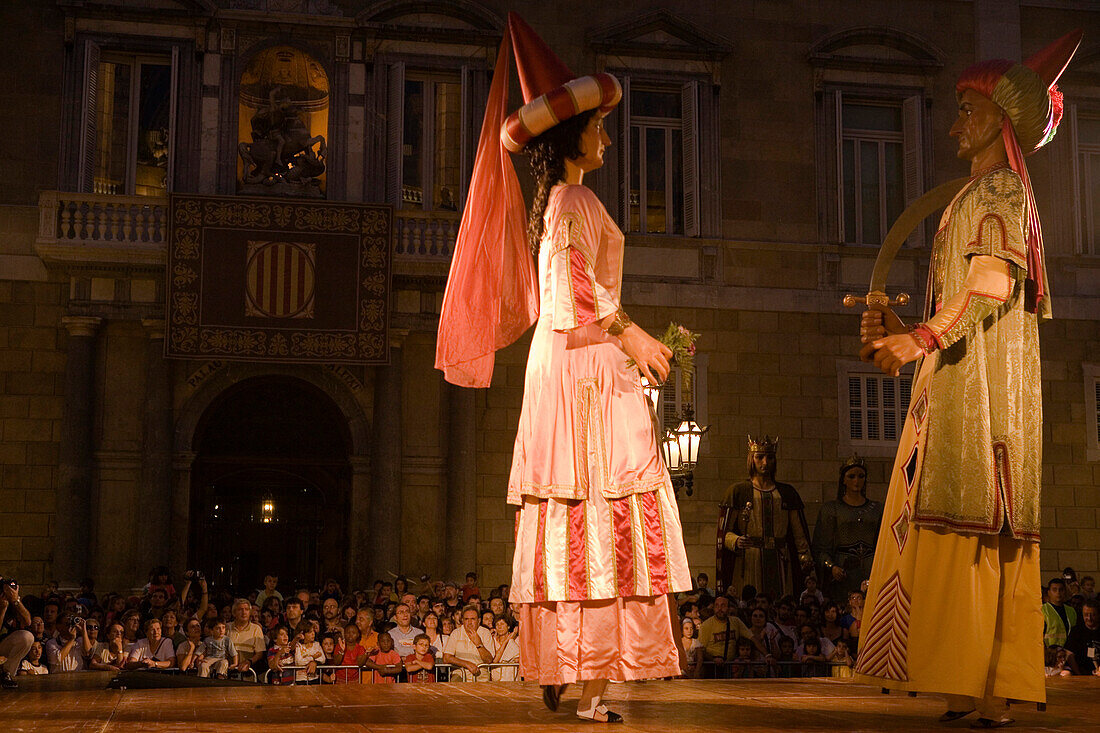 dance of the giants, Festa de la Merce, city festival, September, Placa de Sant Jaume, Barri Gotic, Ciutat Vella, Barcelona, Spanien