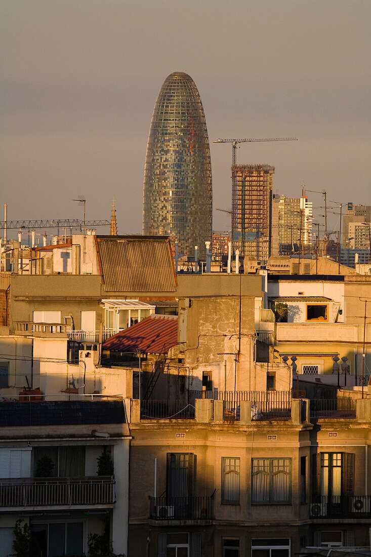 Torre Agbar, Architekt Jean Nouvel, Blick vom Eixample, Barcelona, Spanien