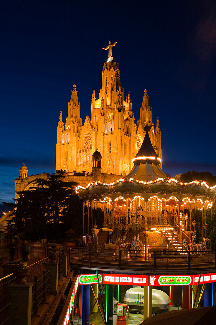 El Sagrat Cor, Kirche, Karussell und Vergnügungspark, Tibidabo, Barcelona, Katalonien, Spanien