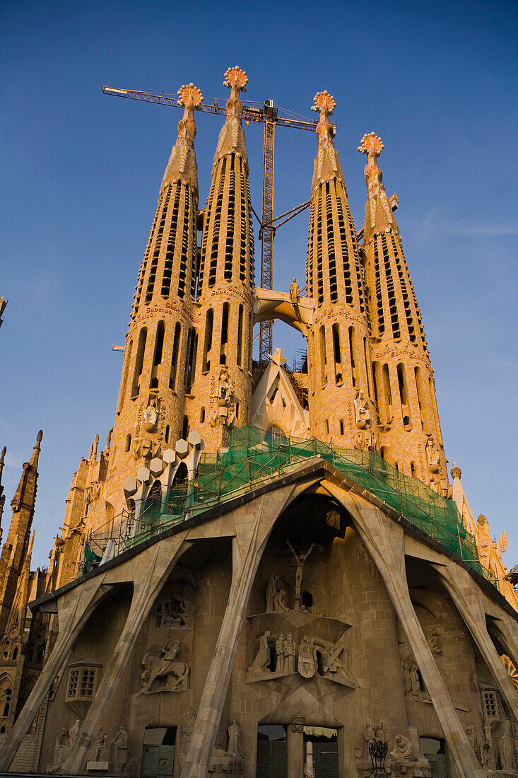 La Sagrada Familia, Architekt Antoni Gaudi, Modernismus, Eixample, Wahrzeichen der Stadt, Barcelona, Katalonien, Spanien