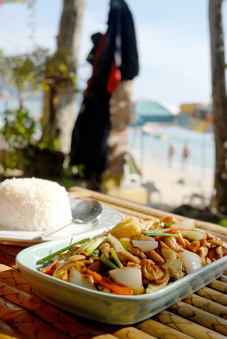 Thaifood am Had Surin Strand, Phuket, Thailand