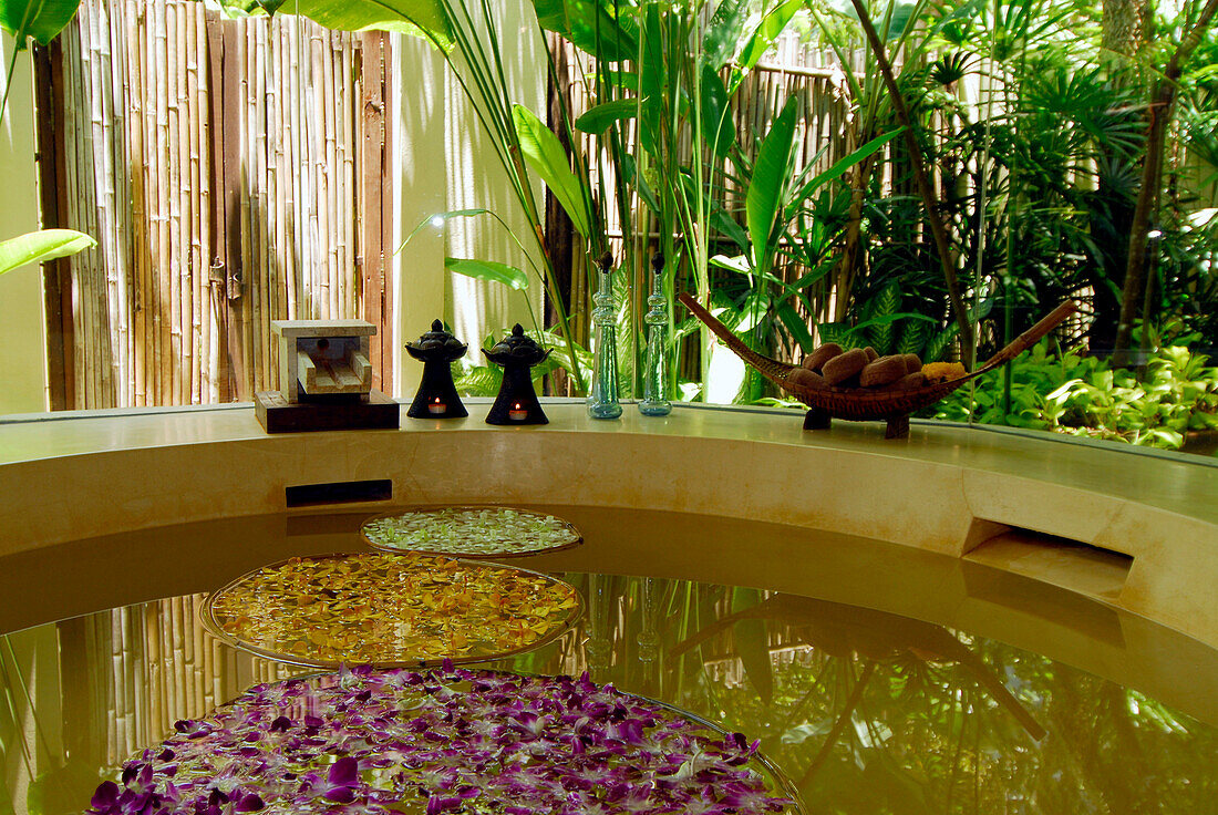 Bath tub in the massage room, Spa, of Hotel Rayavadee, Hat Phra Nang, Krabi, Thailand
