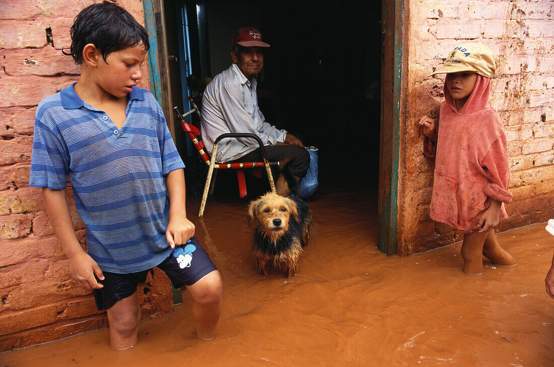 Überschwemmung, Arroyo Pomar, El Dorado, Misiones, Argentinien, Südamerika