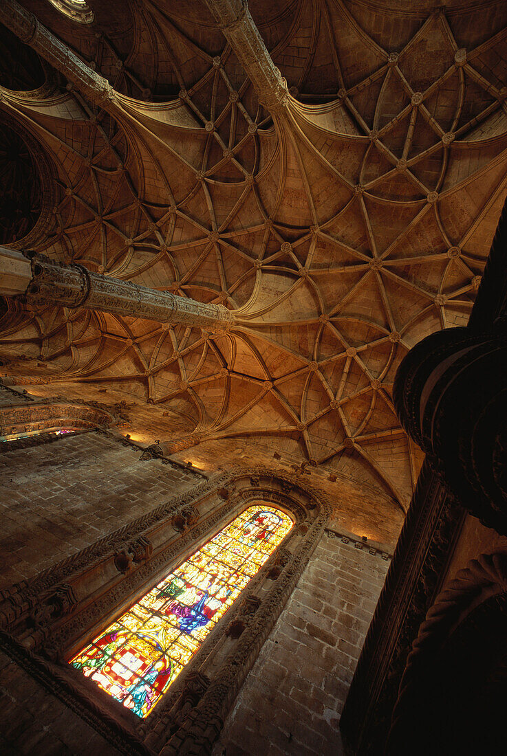 Interior view of the church, Mosteiro dos Jeronimos, Hieronymites Monastery, Belem, Lisbon, Portugal