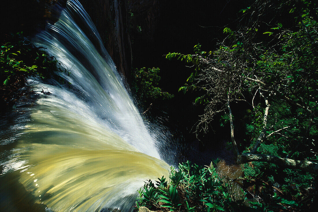 Brautschleier Wasserfall, Nationalpark Chapada dos Guimaraes, Wasserscheide, Mato Grosso, Brasilien, Südamerika