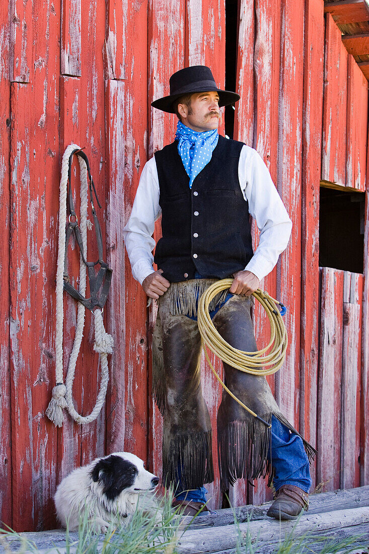 cowboy at barn, wildwest, Oregon, USA