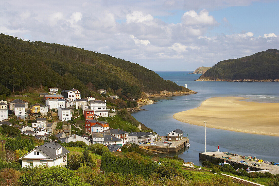 Small harbour and fishing village, Porto do Barqueiro, Ría do Barqueiro, Rías Altas, Galicia, Spain