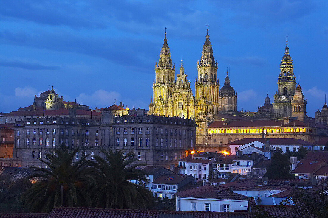 Evening view of the cathedral, Catedral de Santiago de Compostela, Colexio de San Xerome, Pazo de Raxoi, Pazo de Rajoy, Santiago de Compostela, Galicia, Spain