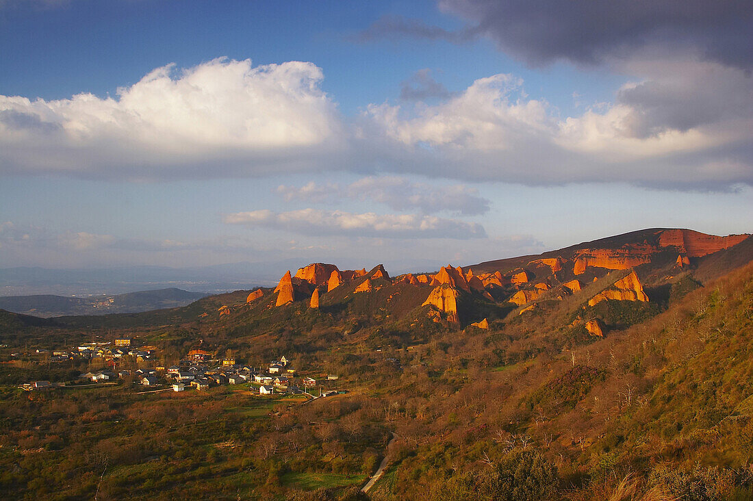 Alte römische Goldminen Las Médulas, vom Mirador aus gesehen, Kastilien-León, Spanien