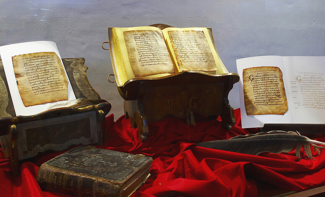 Interior view showing books, Glosas Emilianensis, Introductory words in Castilian, monastery, Monasterio de Yuso, San Millan de la Cogolla, La Rioja, Spain