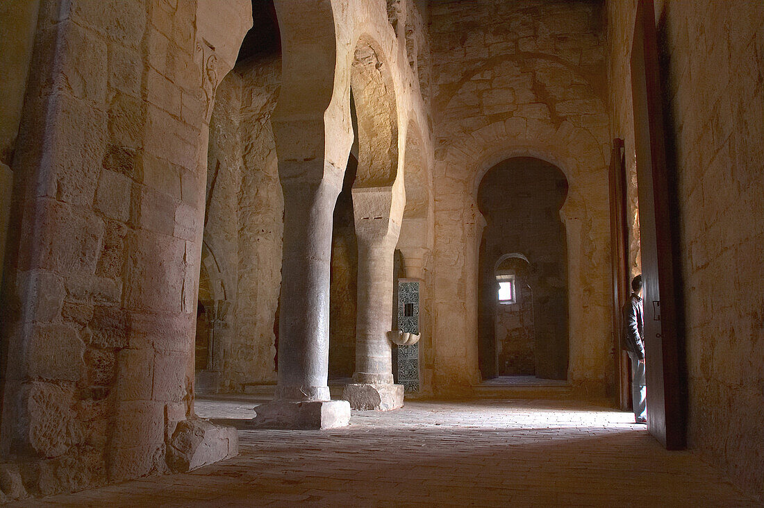 Innenansicht von Kloster, Monasterio de Suso, mozarabische Kirche, San Millán de la Cogolla, La Rioja, Spanien