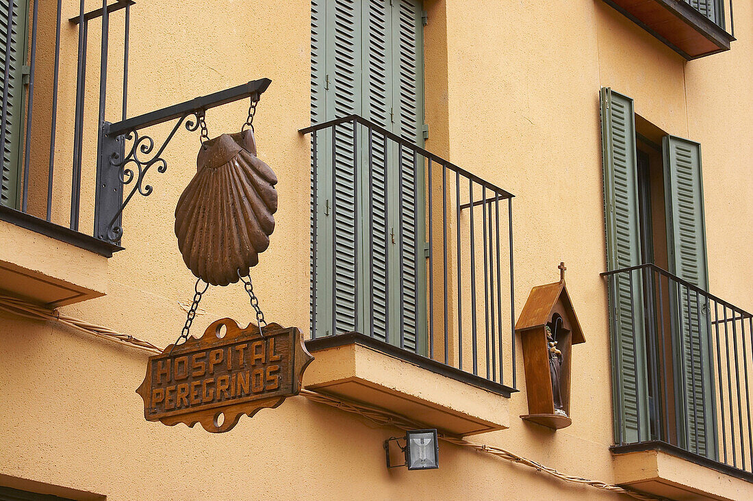 Hospital de Peregrinos with scallop muschel sign, Estella, Navarra, Spain