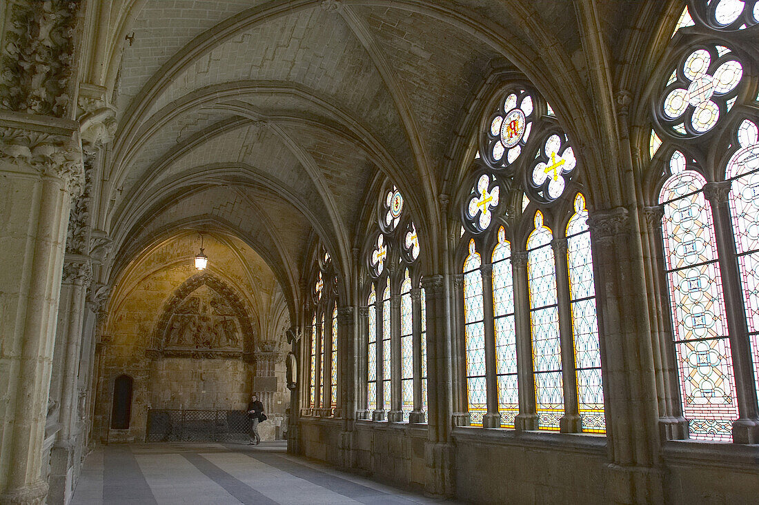 Inside the gothic cloister of cathedral, Catedral Santa María, Burgos, Castilla Leon, Spain