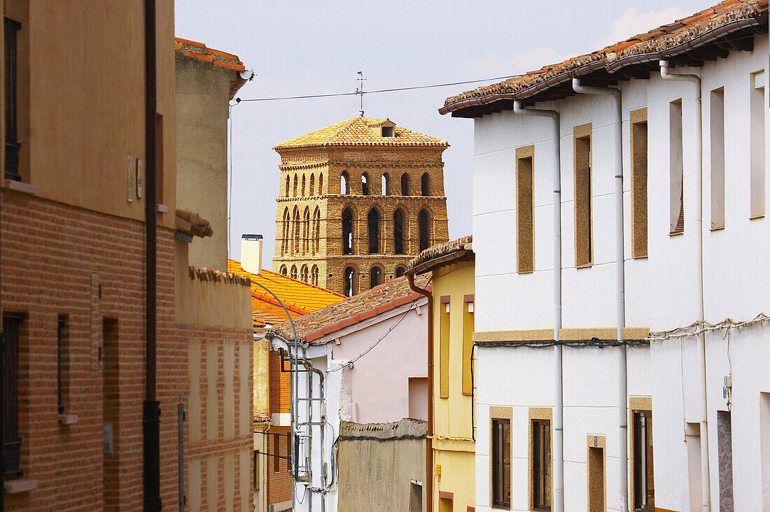 Town showing Mudejar-style Iglesia de San Lorenzo, Sahagun, Castilla Leon, Spain