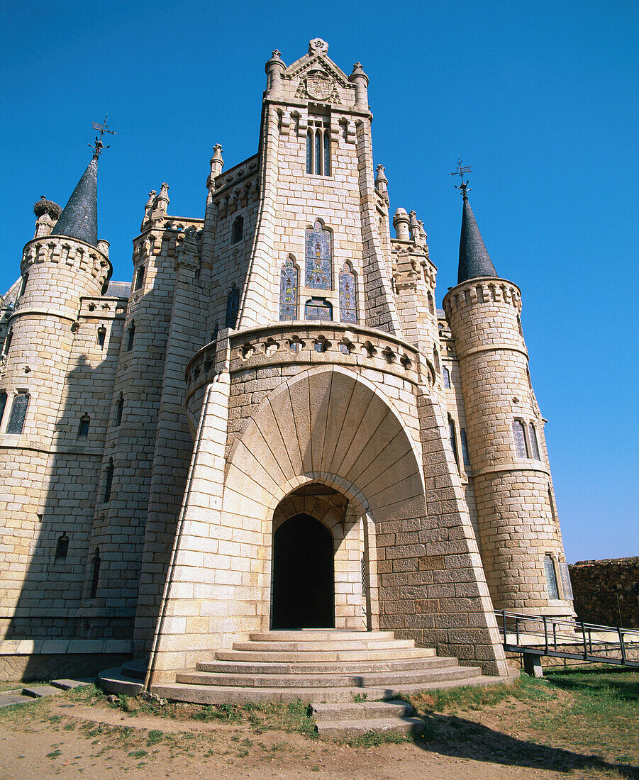 Bishop s Palace, designed by Antonio Gaudí. Astorga. Spain