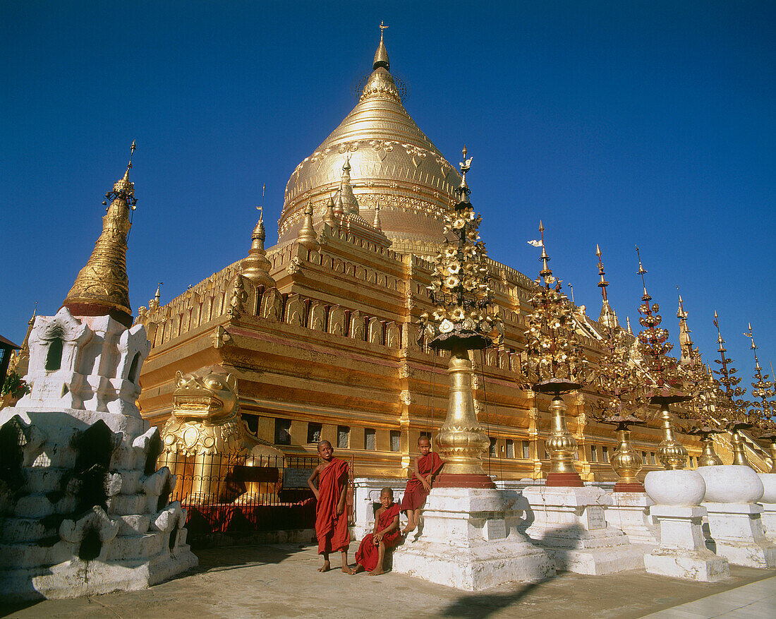 Shwezigon Pagoda. Bagan. Myanmar (Burma)