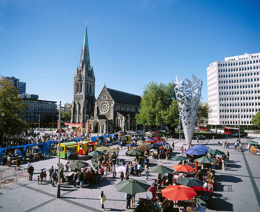 ACHTUNG: Starke Schäden durch Erdbeben am 22.02.2011, Cathedral square, Christchurch. South Island, New Zealand