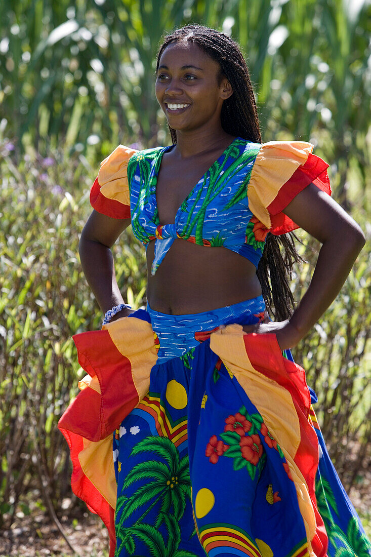 Tänzerin im traditionellen Sega Kostüm, Mövenpick Resort und Spa Mauritius, Bel Ombre, Savanne District, Mauritius, Indischer Ozean