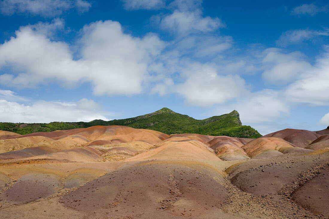 Die farbige Erde der Terres des Sept Couleurs von Chamarel, Bel Ombre, Black River District, Mauritius