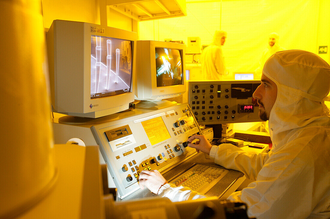 Three men in the clean room, Nanosystems, Faculty for Physics, LMU, University, Ludwig Maximilians Universität, München, Bavaria, Germany