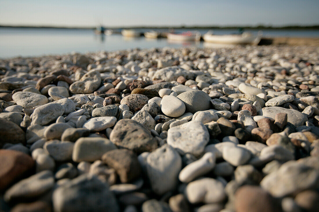 Ein Strand voll mit Kieselsteine, Sysne, Gotland, Schweden