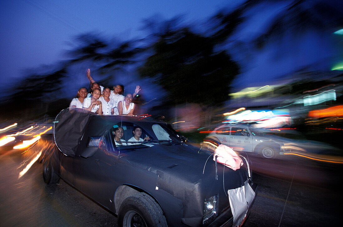 Car procession on Avienda Miguel Aleman, La Costera, Acapulco de Ju‡rez, Guerrero, Mexico