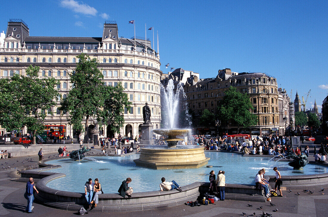 Fountain, Trafalgar Square, London, London, England, United Kingdom