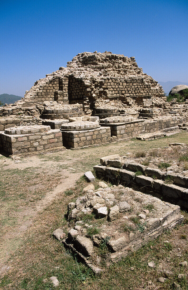 Main stupa (Ist to Vith century). Ranigat. Buddhist area. Northwest frontier province, Pakistan.