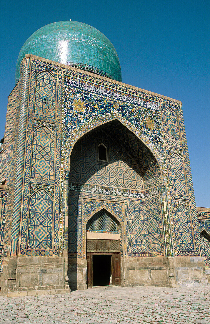 Silk road. Medressa Tilla-Kari. The Registan. Samarkand. Uzbekistan.